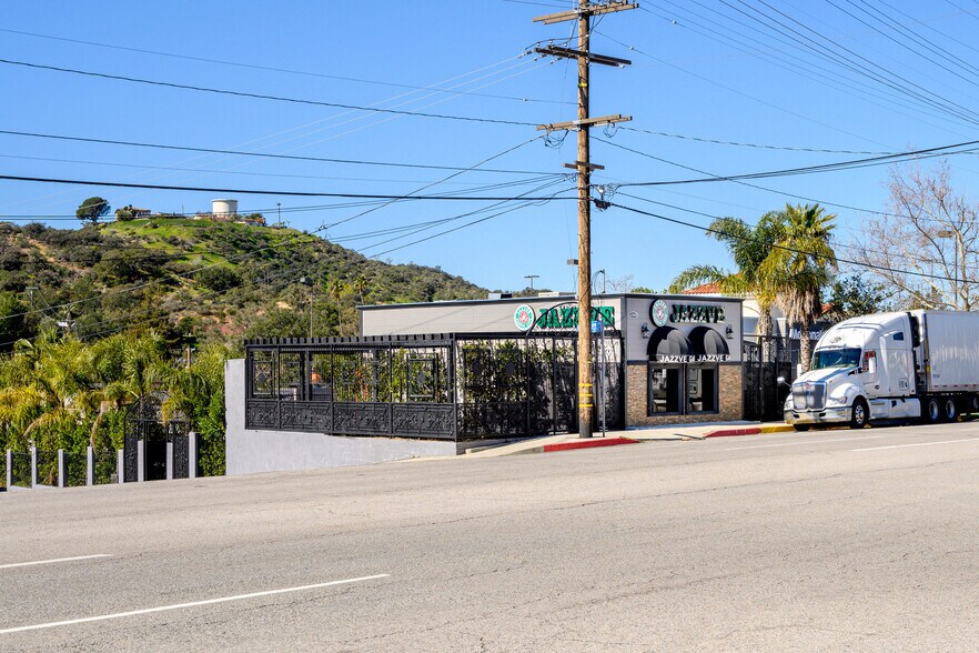 More Photos Of 6500 Foothill Blvd, Tujunga Restaurant For Sale