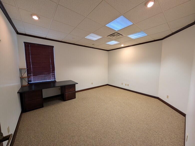 More Photos Of 6016-6020 NW 120th Ct, Oklahoma City Coworking Space