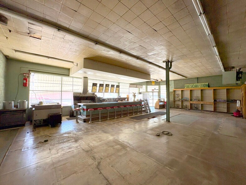 More Photos Of 4600 Lipan St, Denver Convenience Store For Lease