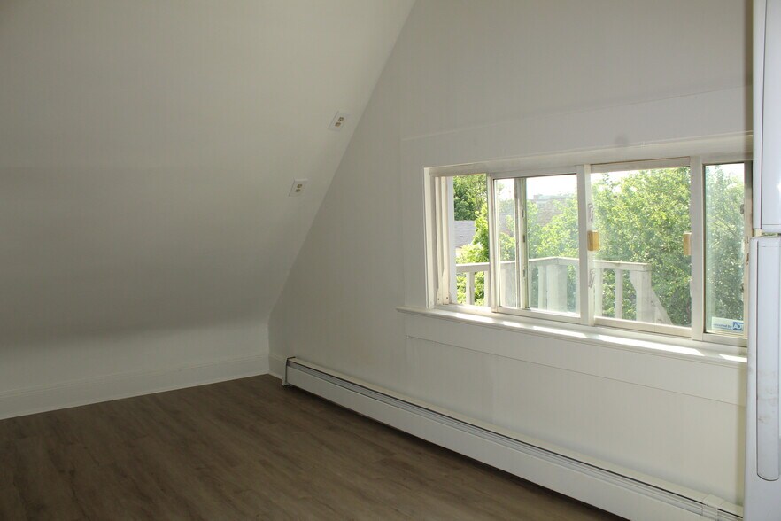 More Photos Of 137 Livingston Ave, New Brunswick Office Residential For Sale