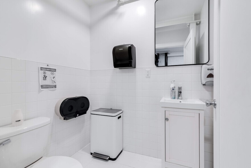 More Photos Of 946 Fulton St, Brooklyn Apartments For Sale