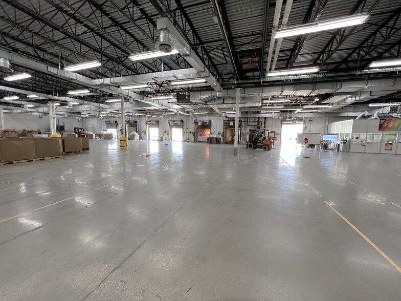 More Photos Of 1816 SW Remington Trl, Huntsville Manufacturing For Lease