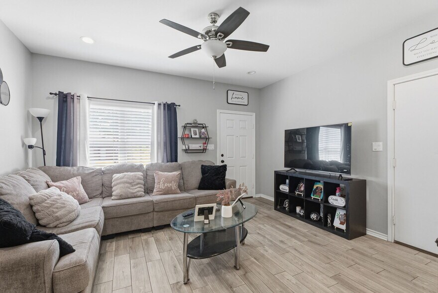 More Photos Of 16087 Echo Glen Dr, Tyler Apartments For Sale