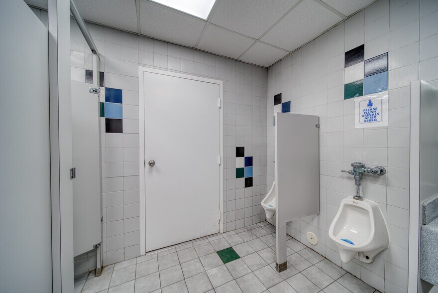 More Photos Of 7500 NW 52nd St, Miami Medical For Lease