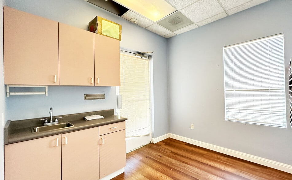 More Photos Of 1865 Alum Rock Ave, San Jose Medical For Lease