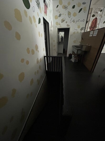 More Photos Of 122-129 Middle Neck Rd, Great Neck Storefront For Lease