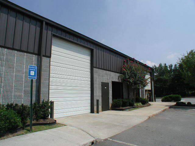 More Photos Of 116 Bethea Rd, Fayetteville Warehouse For Lease