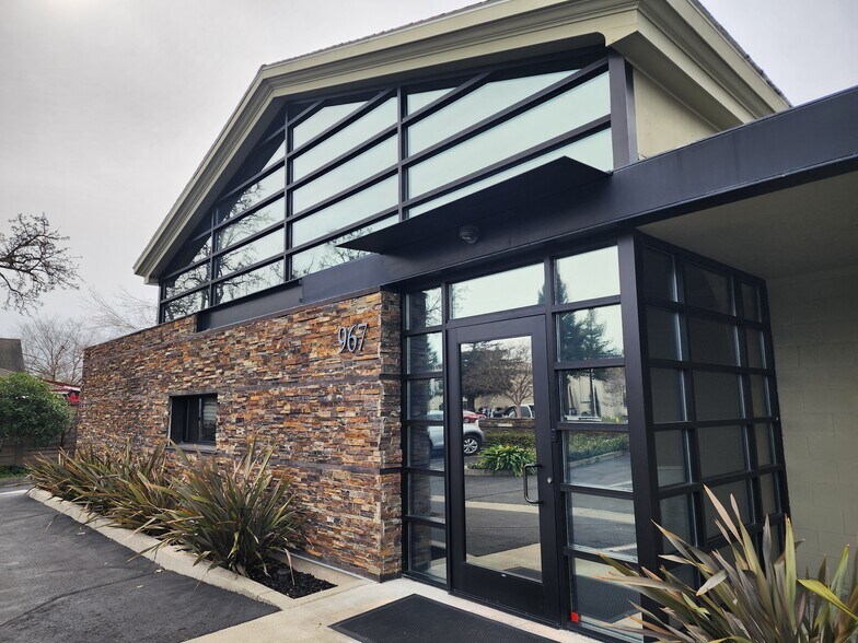 More Photos Of 967 Broadway, Sonoma Office For Sale