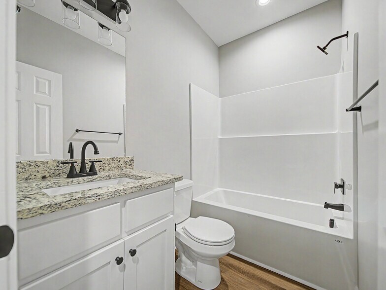 More Photos Of 515 Birch St, Adel Apartments For Sale