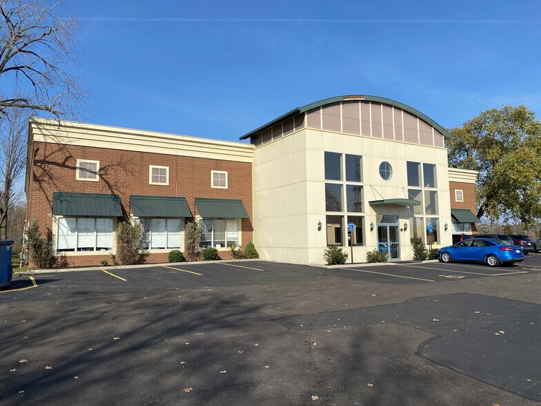 More Photos Of 32875 Solon Rd, Solon Medical For Lease