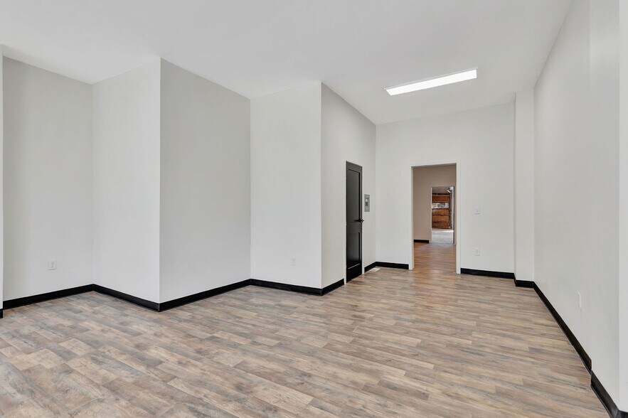 More Photos Of 2435 Williams Ave, Cincinnati Storefront Retail Residential For Lease