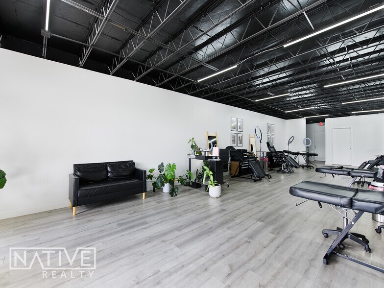 More Photos Of 2852 E Oakland Park Blvd, Fort Lauderdale Storefront Retail Office For Sale