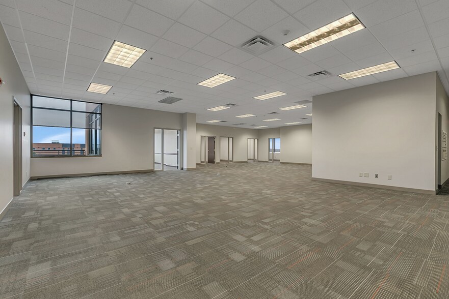 More Photos Of 2351 Connecticut Ave S, Sartell Office For Lease