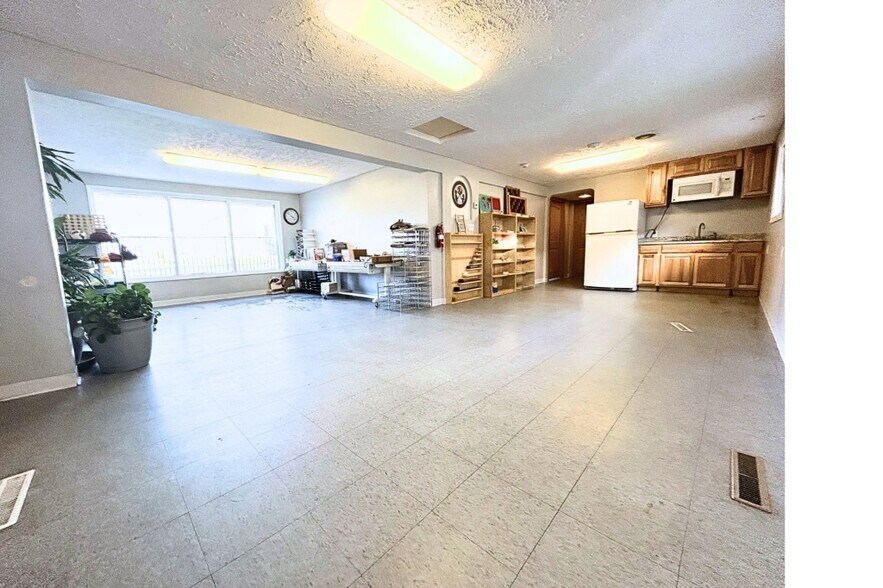 More Photos Of 1830 Addison Ave E, Twin Falls Office For Sale