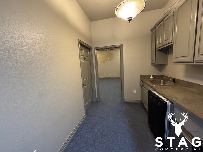 More Photos Of 1204 Bent Oaks Ct, Denton Office Residential For Lease