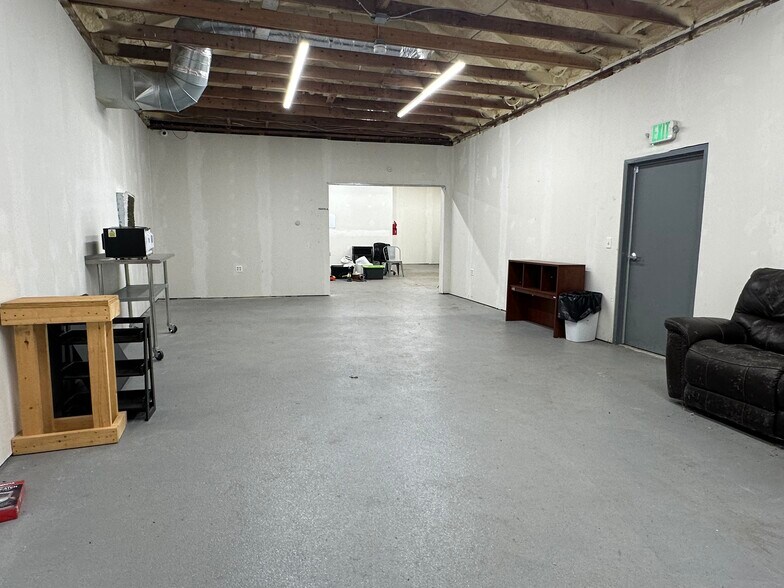 More Photos Of 903 S Sioux St, Okmulgee Light Manufacturing For Sale