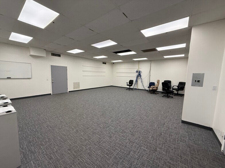 More Photos Of 630 Market St, Steubenville Office For Lease