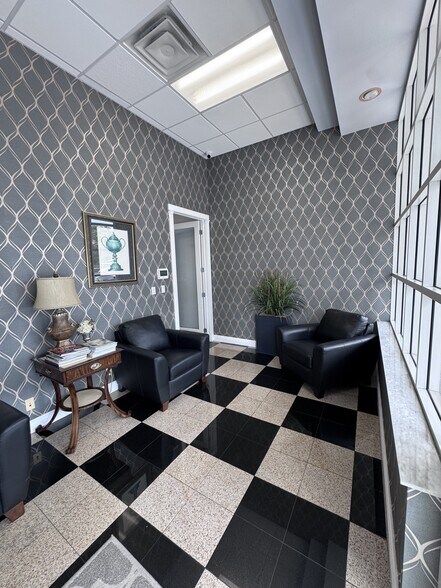 More Photos Of 2030 Bee Ridge Rd, Sarasota Office Residential For Sale