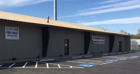 More Photos Of 6970 N Broadway St, Kansas City Showroom For Lease