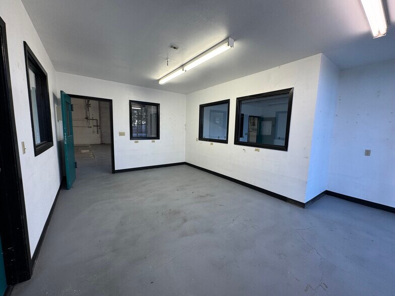 More Photos Of 1110 Industrial Ave, Petaluma Warehouse For Sale