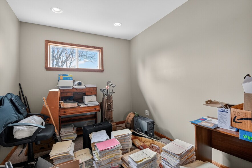 More Photos Of 175 2nd St, Belleville Office For Sale