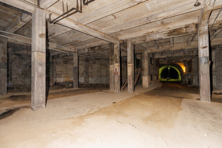 More Photos Of 417 S Hill St, Los Angeles Office For Sale