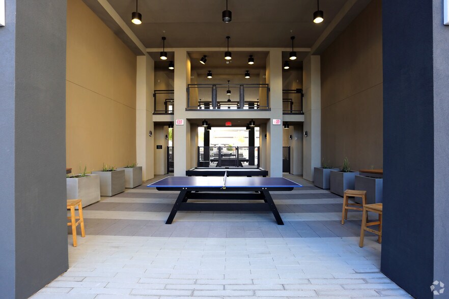 More Photos Of 7350 E Stetson Dr, Scottsdale Apartments For Lease