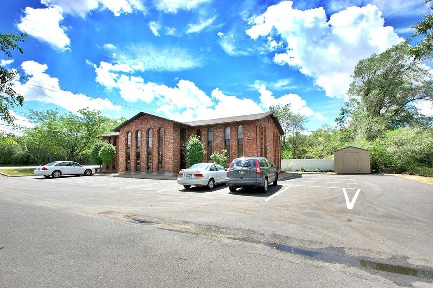 More Photos Of 2649 N Main St, Sunset Office For Sale