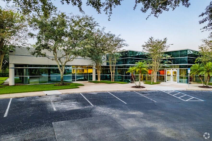 More Photos Of 7300-7356 Greenbriar Pky, Orlando Unknown For Lease