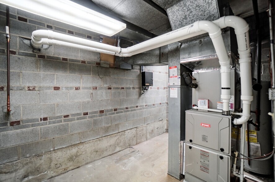 More Photos Of 2406 Auburn Ave, Cincinnati Office Residential For Sale