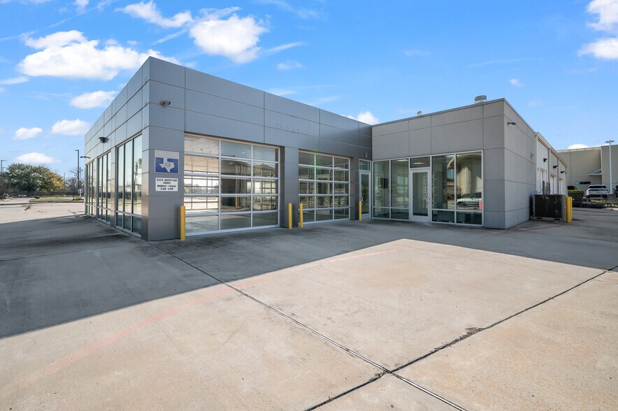 More Photos Of 11819 Southwest Fwy, Houston Auto Dealership For Lease