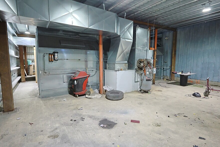 More Photos Of 390 N Front St, Coos Bay Industrial For Sale