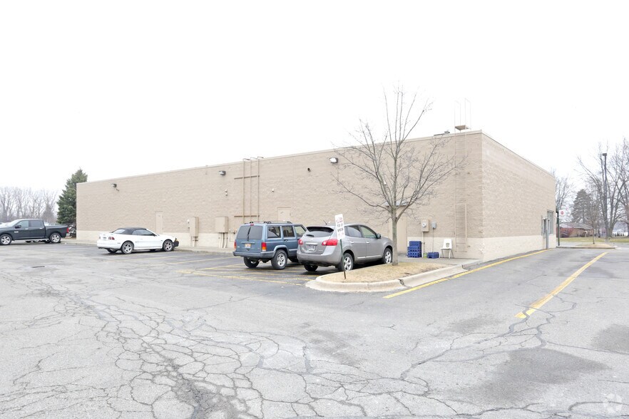 More Photos Of 2600-2680 Pointe Tremble Rd, Algonac Unknown For Lease