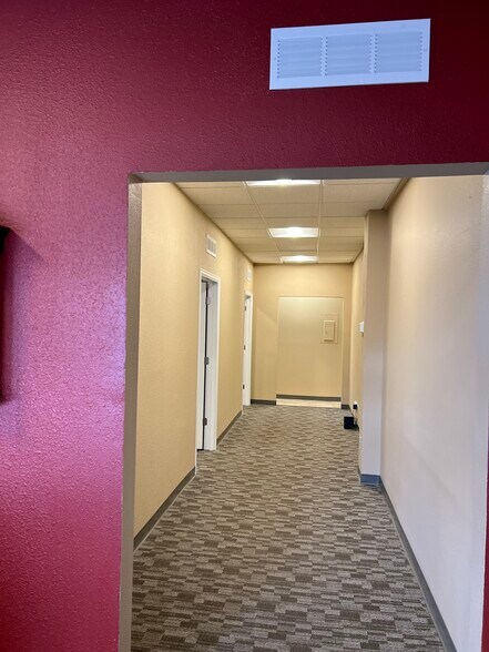 More Photos Of 2130 Main St, Longmont General Retail For Lease
