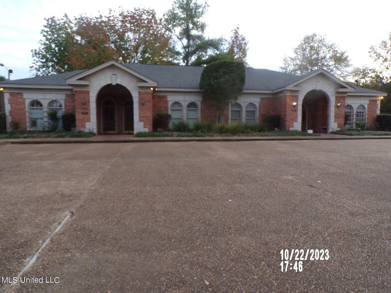 Primary Photo Of 385 Edgewood Terrace Dr, Jackson Office For Sale