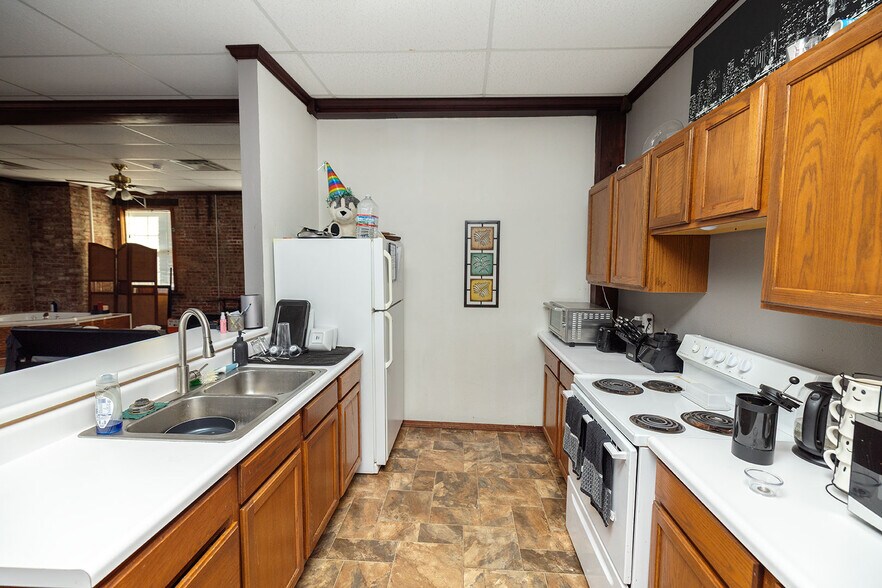 More Photos Of 116 W Pine Ave, El Dorado Office Residential For Sale