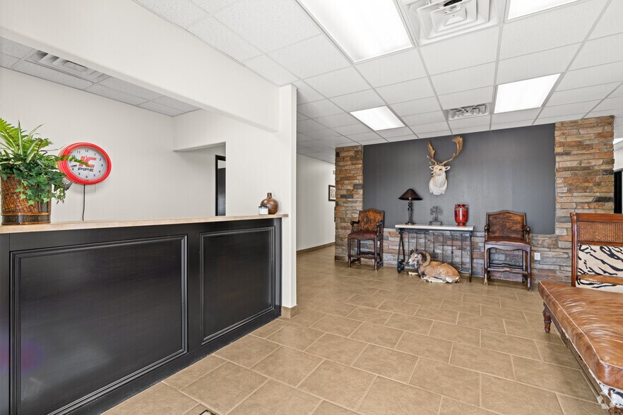 More Photos Of 7910 Interstate 20, Midland Service For Lease