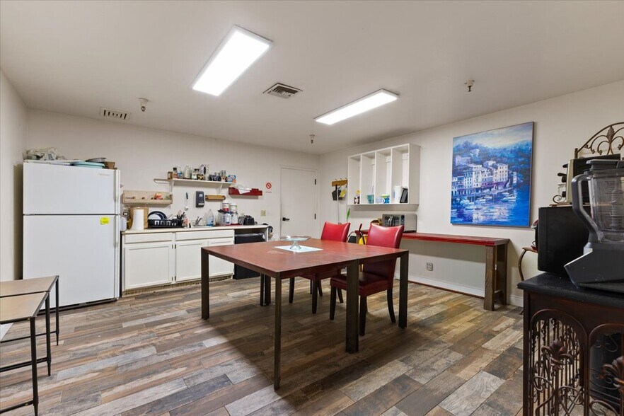 More Photos Of 145 3rd St, Santa Rosa Freestanding For Sale