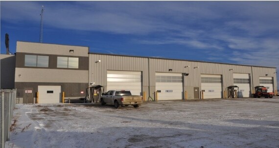 More Photos Of 9201 99 St, Grande Prairie County No 1 Warehouse For Sale