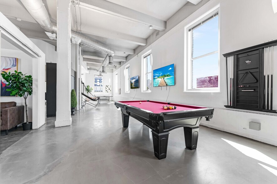 More Photos Of 43-45 Eccles St, Ottawa Office For Sale