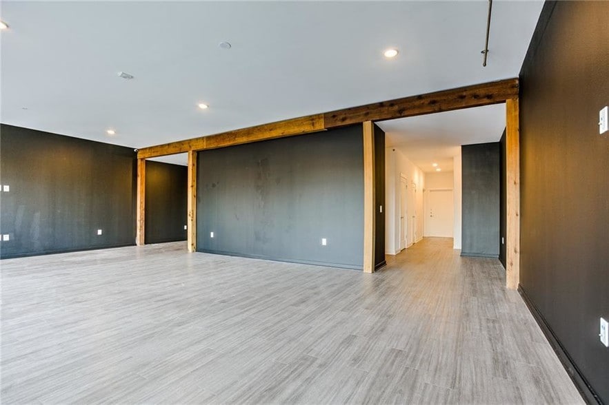 More Photos Of 4361 S Congress Ave, Austin Apartments For Sale