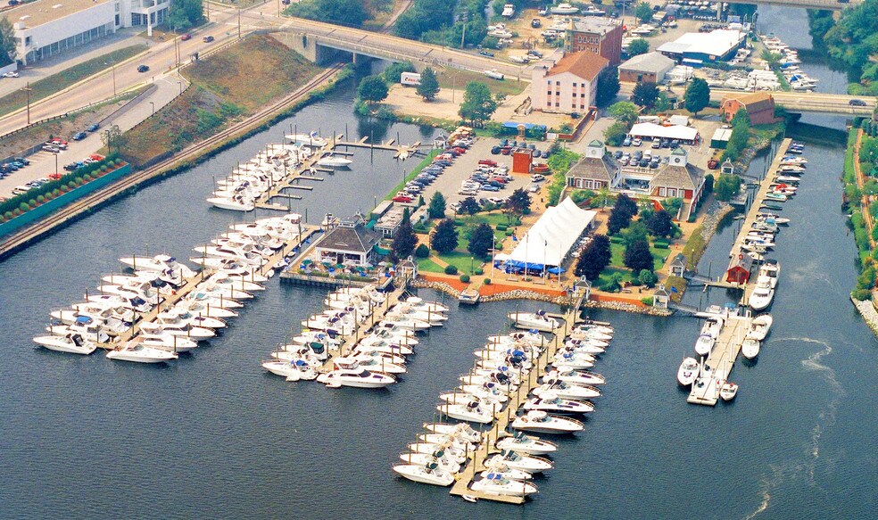 Primary Photo Of 1 American Wharf, Norwich Marina For Sale
