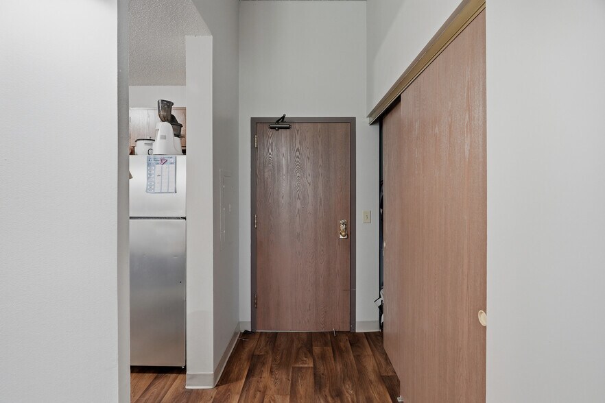 More Photos Of 985 Ivy Ave E, Saint Paul Apartments For Sale