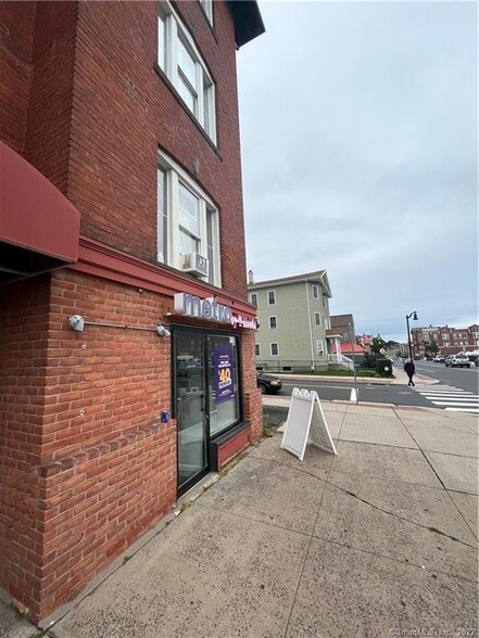 More Photos Of 141 Broad St, New Britain Apartments For Lease