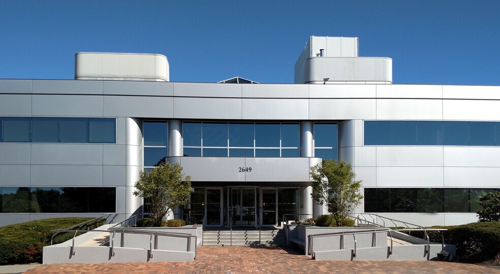 More Photos Of Northern Westchester Executive Park, Yorktown Heights Flex For Lease