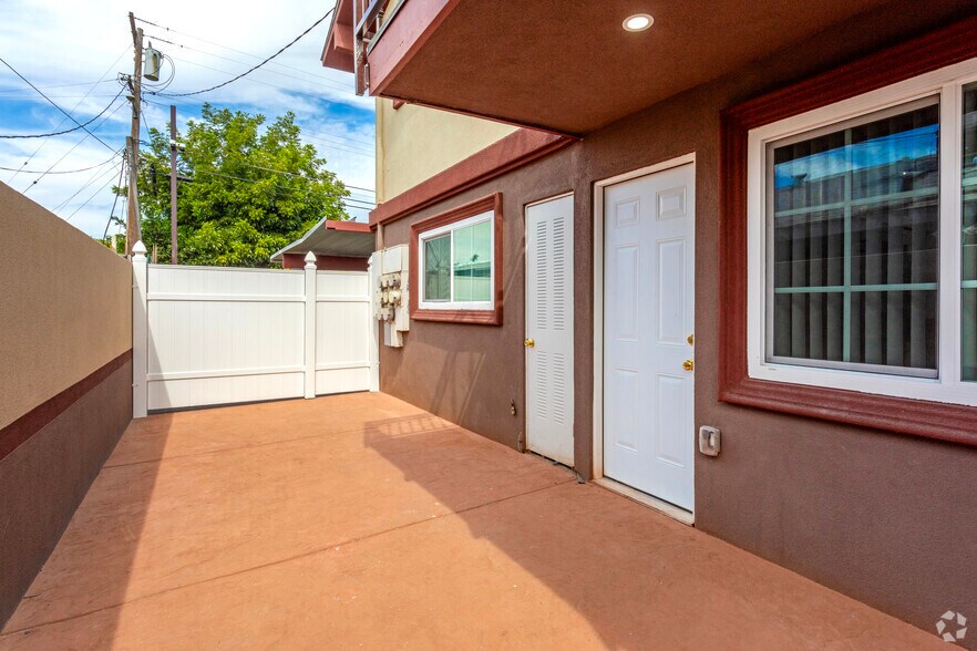 More Photos Of 1223 N Sylmar Ave, Fresno Apartments For Sale