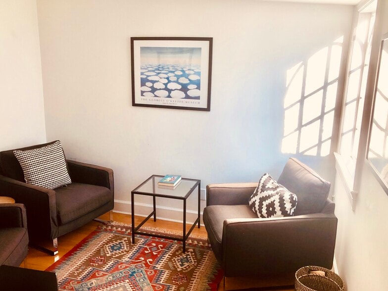 More Photos Of 3212 O St NW, Washington Storefront Retail Office For Lease