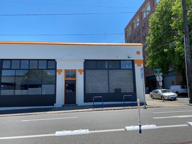 More Photos Of 606 SE Madison St, Portland Warehouse For Lease