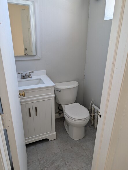 More Photos Of 3838-3840 N Harlem Ave, Chicago Storefront For Lease