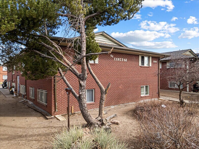 More Photos Of 1588 Macon St, Aurora Apartments For Sale